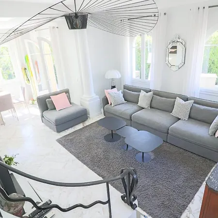 Sous Bois Charming With Outdoor Area & Jacuzzi At 200m From Beaches Of Juan 4* アンティーブ