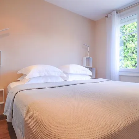 ホテル Sous Bois Charming With Outdoor Area & Jacuzzi At 200m From Beaches Of Juan アンティーブ