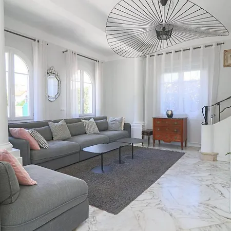 فندق Sous Bois Charming With Outdoor Area & Jacuzzi At 200m From Beaches Of Juan أنتيب