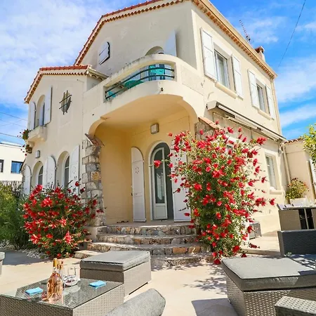 Hotel Sous Bois Charming With Nice Outdoor Area & Jacuzzi At 200m From Beaches Of Juan