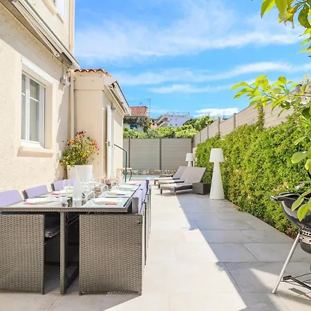 Sous Bois Charming With Outdoor Area & Jacuzzi At 200m From Beaches Of Juan Отель Антиб